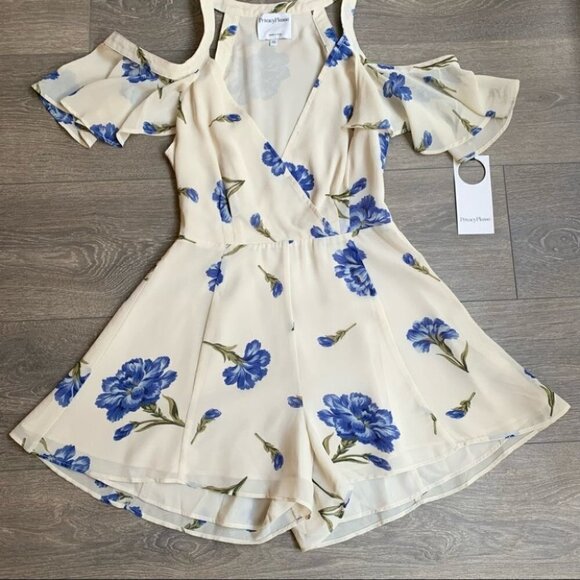 Privacy Please Revolve Women’s Romper Floral Cold Shoulder Cream Purple Small - Picture 7 of 16